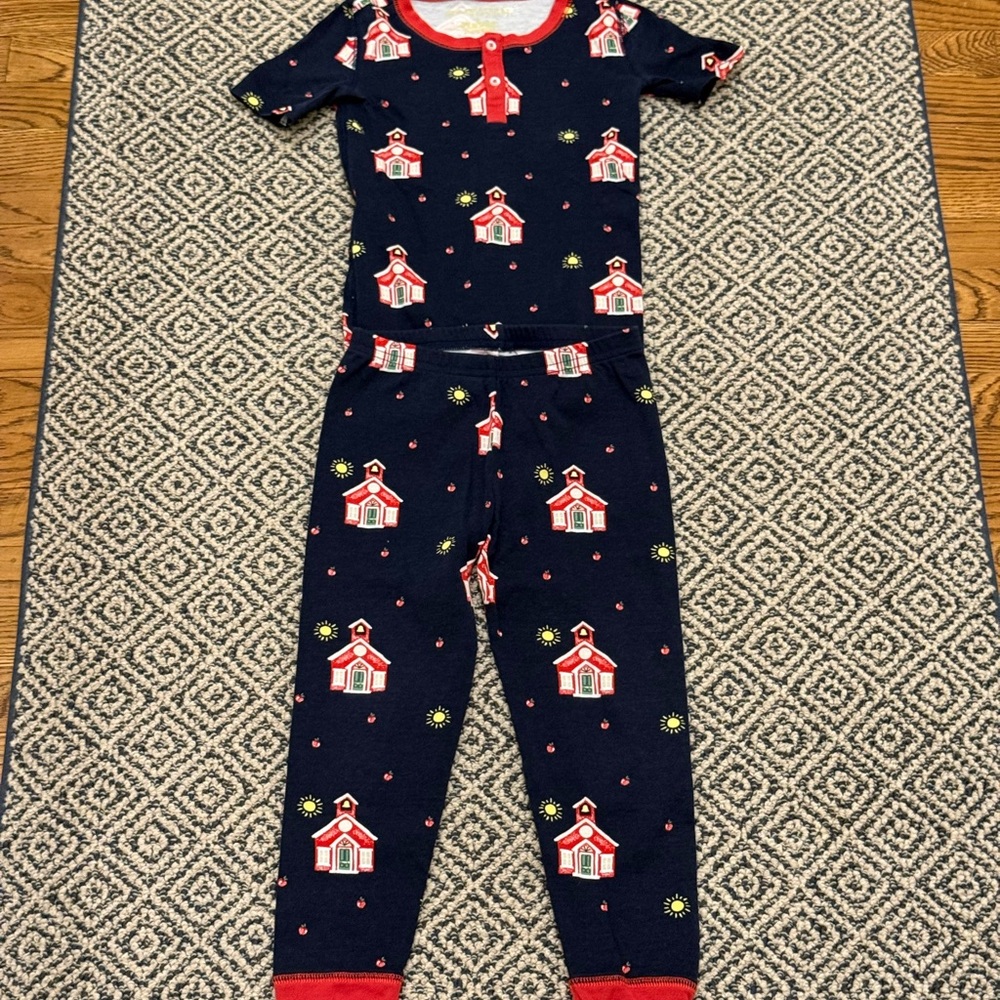 🎉 EUC 🎉 TBBC Sz 5 Navy and Red Schoolhouse Kids Pajama Set